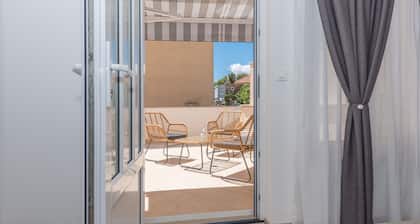 Makarska Beach Apartments Mara