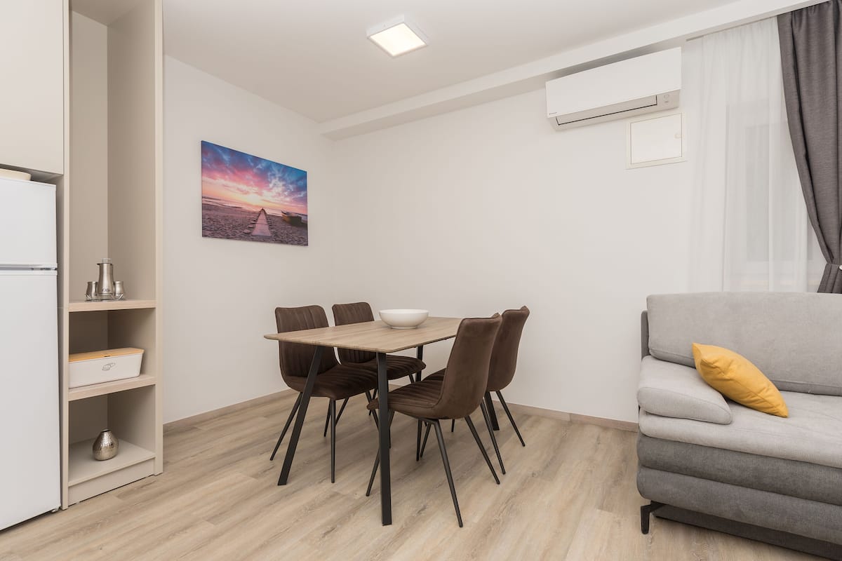 Appartement (A5) | Woonruimte | Een lcd-televisie