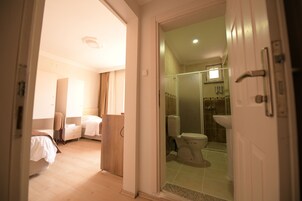 经典客房 | 迷你吧、免费 WiFi