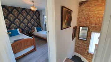 3 soverom, strykejern/-brett, reiseseng for barn og wi-fi (inkludert)