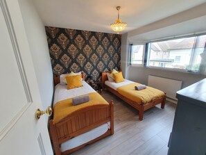 3 Schlafzimmer, Bügeleisen/Bügelbrett, Reisekinderbett, kostenloses WLAN