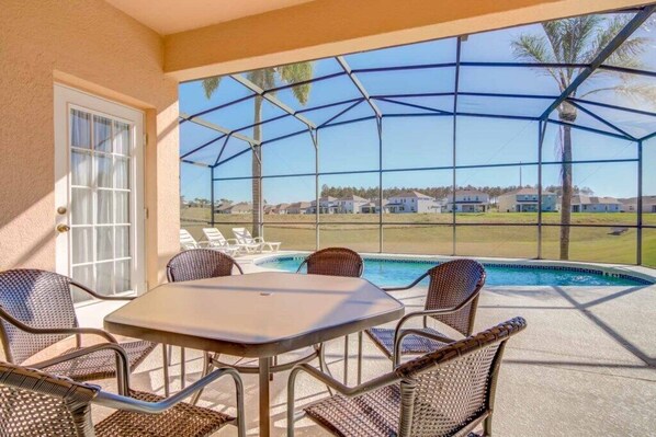 House, 4 Bedrooms | Pool