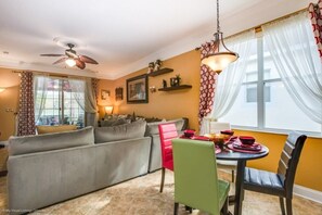 Villa, 4 chambres | Salle de séjour