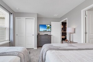 Townhome, 5 Bedrooms - 5 Bed With Fantastic Game Room In Fun Resort! 5 Bedroom Townhouse by RedAwning (Kissimmee)