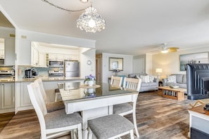 Condo, 2 Bedrooms | Private kitchen
