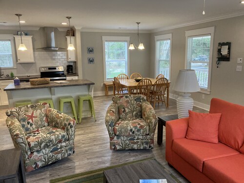 Central Emerald Isle, Private Beach Parking