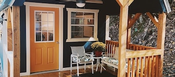 Whistling Holler Cabins "Jessie's Patch"