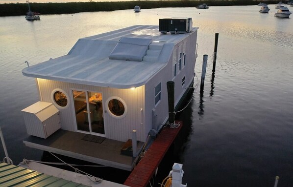 Property grounds - Aqua Lodge Houseboat "The Grey Lady" (Tavernier)