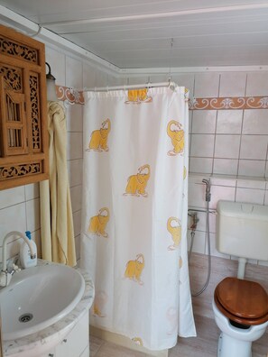 Bathroom amenities - Trinimat Apartment Tenerife North 3, in La Quinta (Santa Ursula)