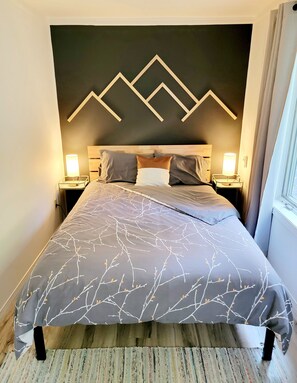 5 bedrooms, desk, free WiFi, bed sheets