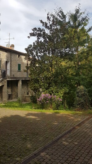 ห้องพัก, 1 ห้องนอน, ลานระเบียง, วิวสวน | สวน