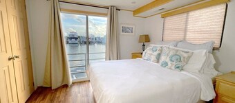 Aqua Lodge Houseboat "Calypso"