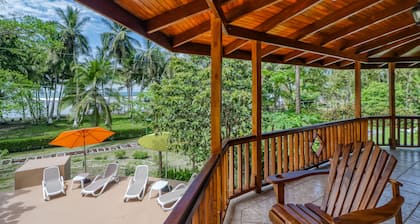 Dreamy Tropical Escape W/ Fast WiFi, Beach Access, Private Pool, AC & Balcony