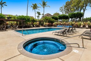 Pool - Golf course adjacent condo with furnished balcony, pool & fast WiFi (Waikoloa Village)