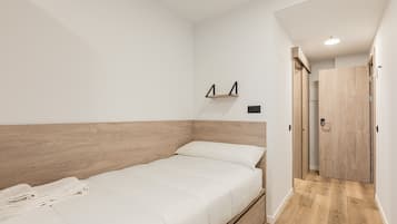 1 slaapkamer, een bureau, geluiddichte muren, gratis wifi