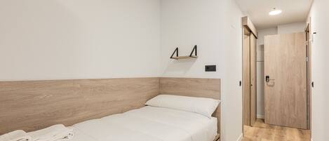 Bureau, chambres insonorisées, Wi-Fi gratuit, draps fournis