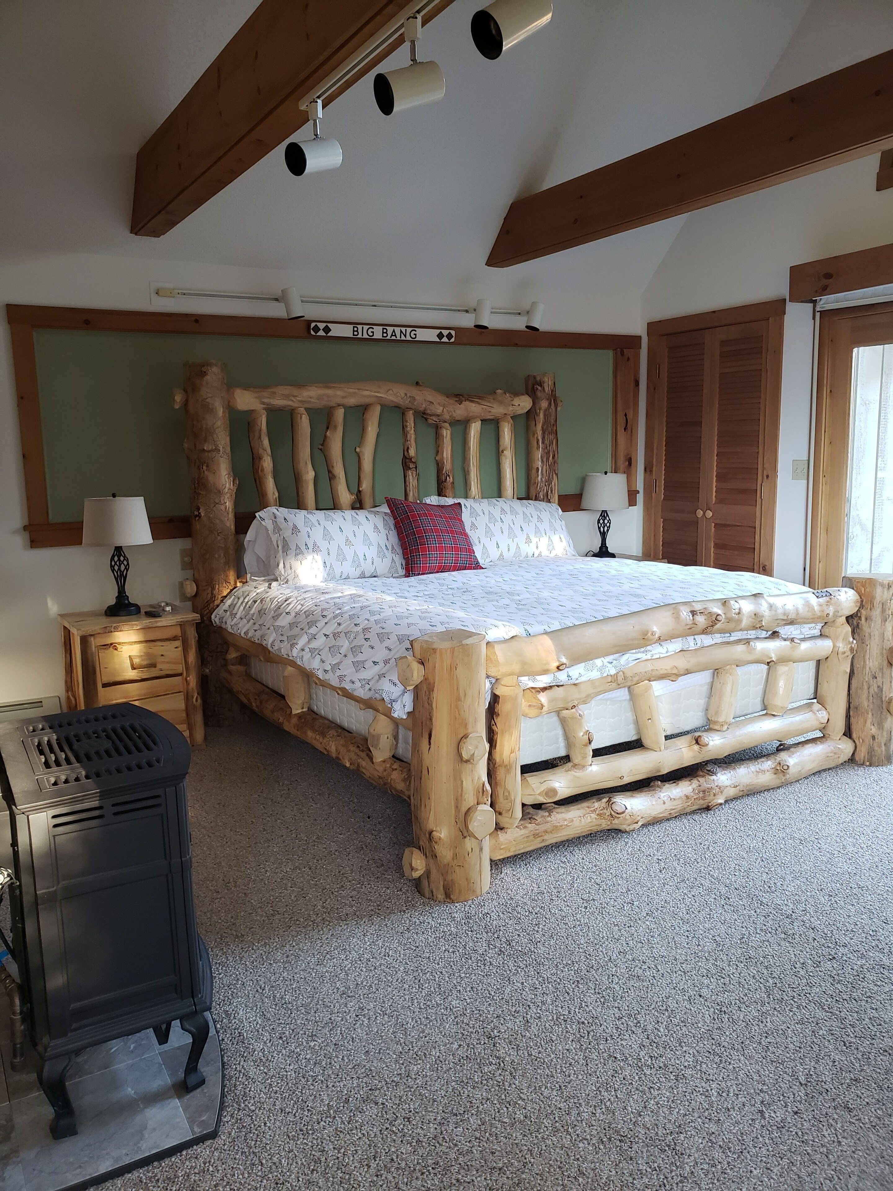 5 bedrooms, free WiFi, bed sheets