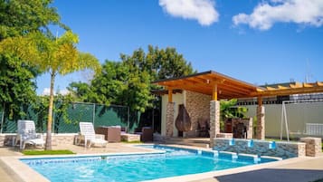 屋外プール、温水プール