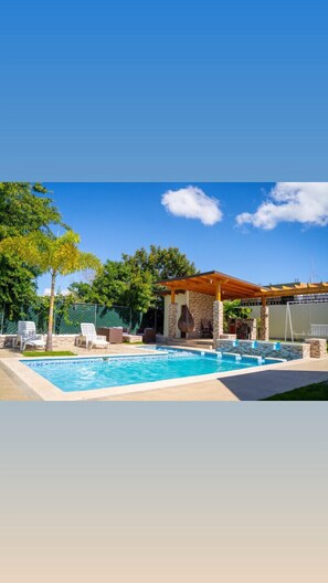 屋外プール、温水プール