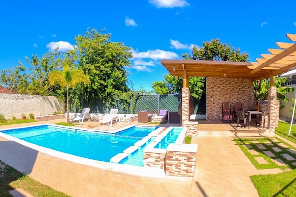 Piscine extérieure, piscine chauffée