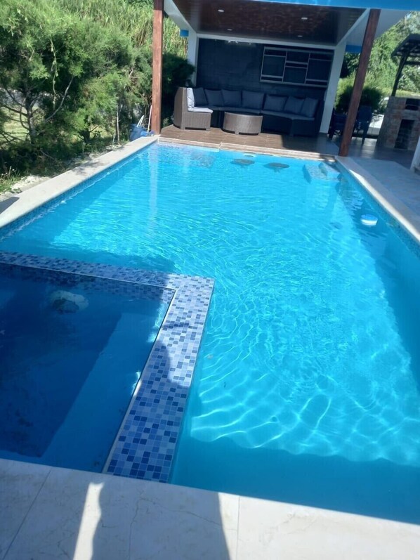 Outdoor pool, a heated pool
