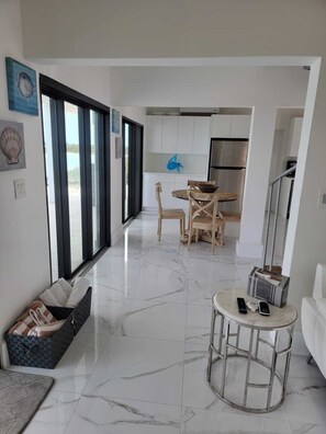 Smart TV, Netflix, streaming services