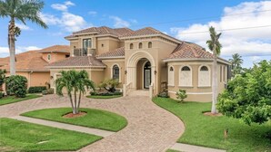 Exterior - Opulent Waterfront Home With Pool, Spa, Dock and Deck (Marco Island)