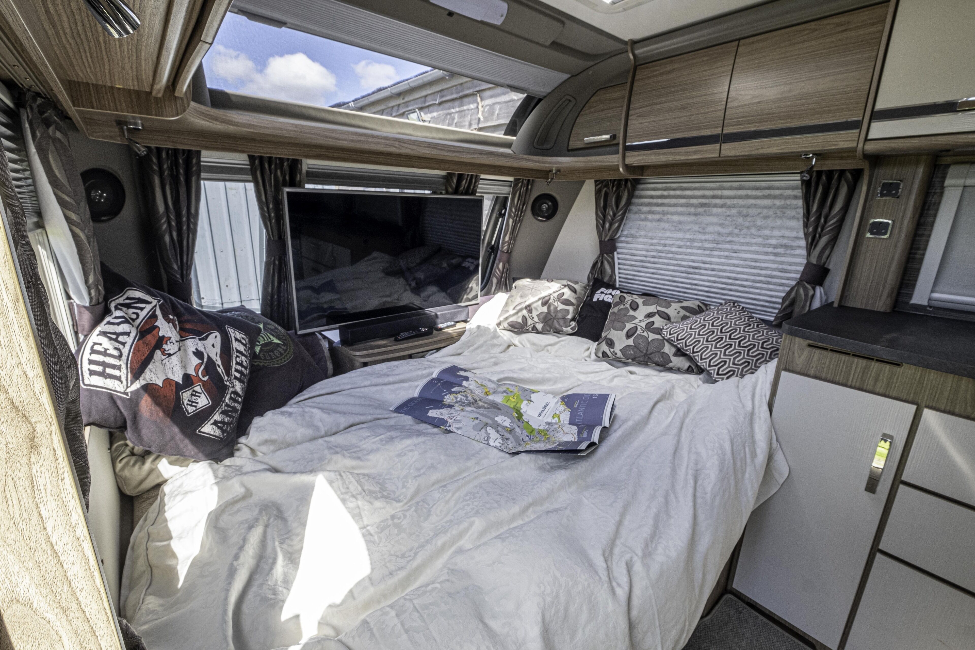 Cabin, 1 Queen Bed with Sofa bed | 1 bedroom, iron/ironing board, free WiFi, bed sheets