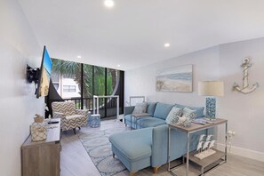 Living room - Cabana-style Condo in Anglers Cove With Pools and Spas (Marco Island)