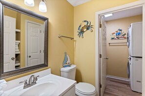 Hair dryer, towels - 11- Coral Reef Club- BEAUTIFUL BEACH FRONT Condo (Destin)