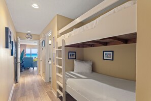 1 bedroom, iron/ironing board, free WiFi, bed sheets - 11- Coral Reef Club- BEAUTIFUL BEACH FRONT Condo (Destin)