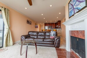 TV, fireplace, stereo