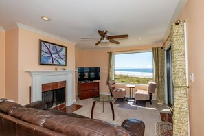 TV, fireplace, stereo