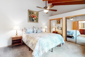 3 bedrooms, iron/ironing board, Internet, bed sheets