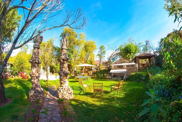 المنطقة المحيطة بالمنشأة