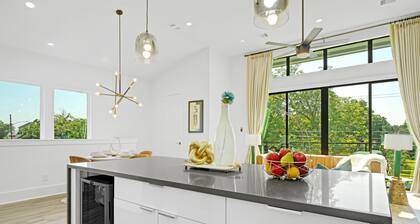 Luxury 3BR Houston Home with Parking - Walk to Everything