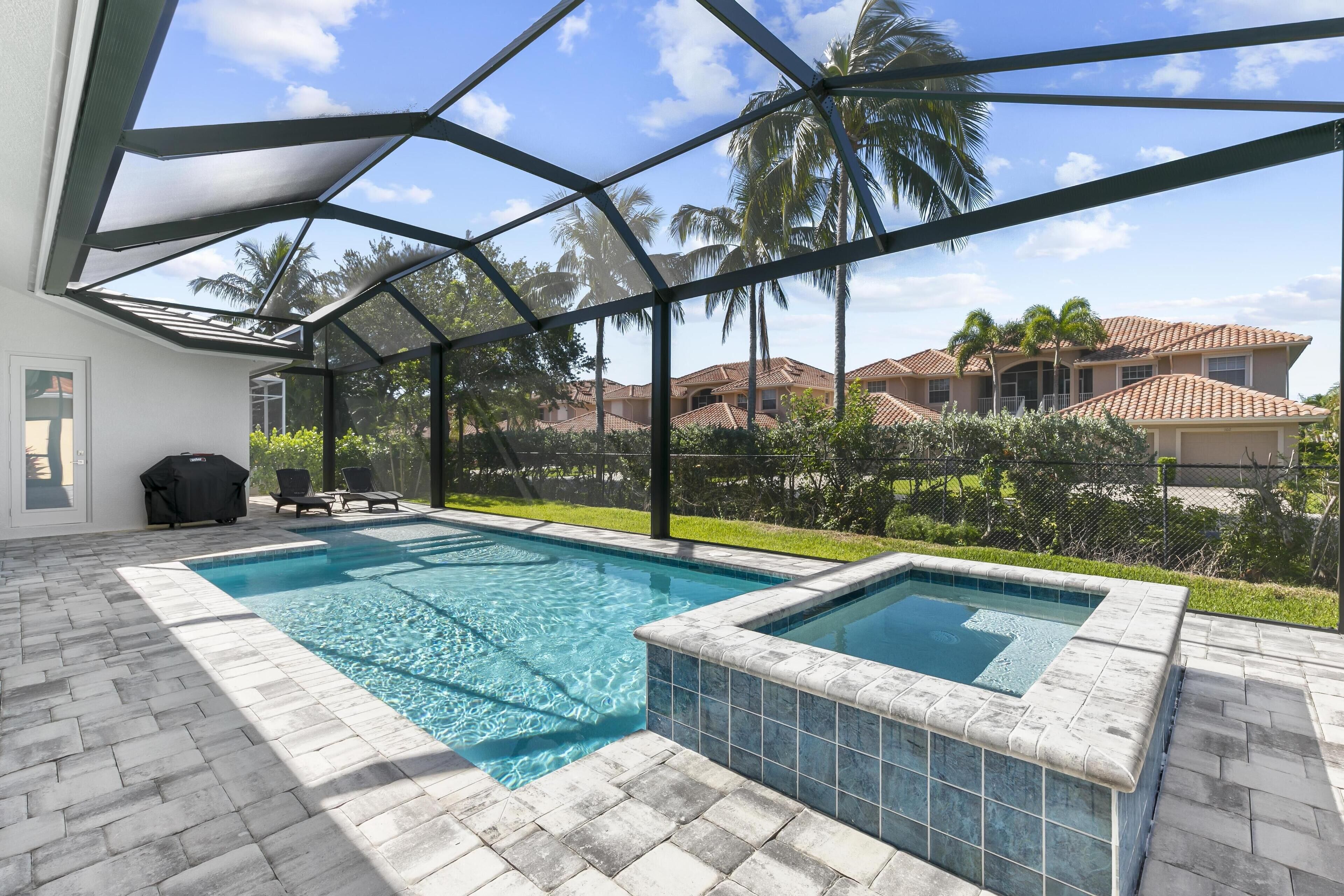 NEW! Luxury 4 Bed 3.5 Bath Southern Exposure Pool & Spa, 7 min walk to S Beach