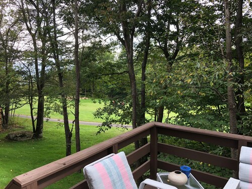 Four Seasons Hidden Valley End-Unit Townhome 4Br3BaWiFi on 17th Fairway!