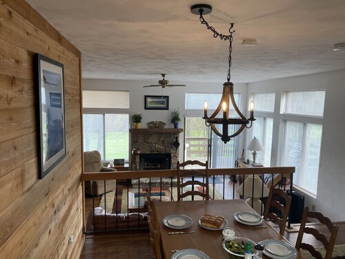 Four Seasons Hidden Valley End-Unit Townhome 4Br3BaWiFi on 17th Fairway!