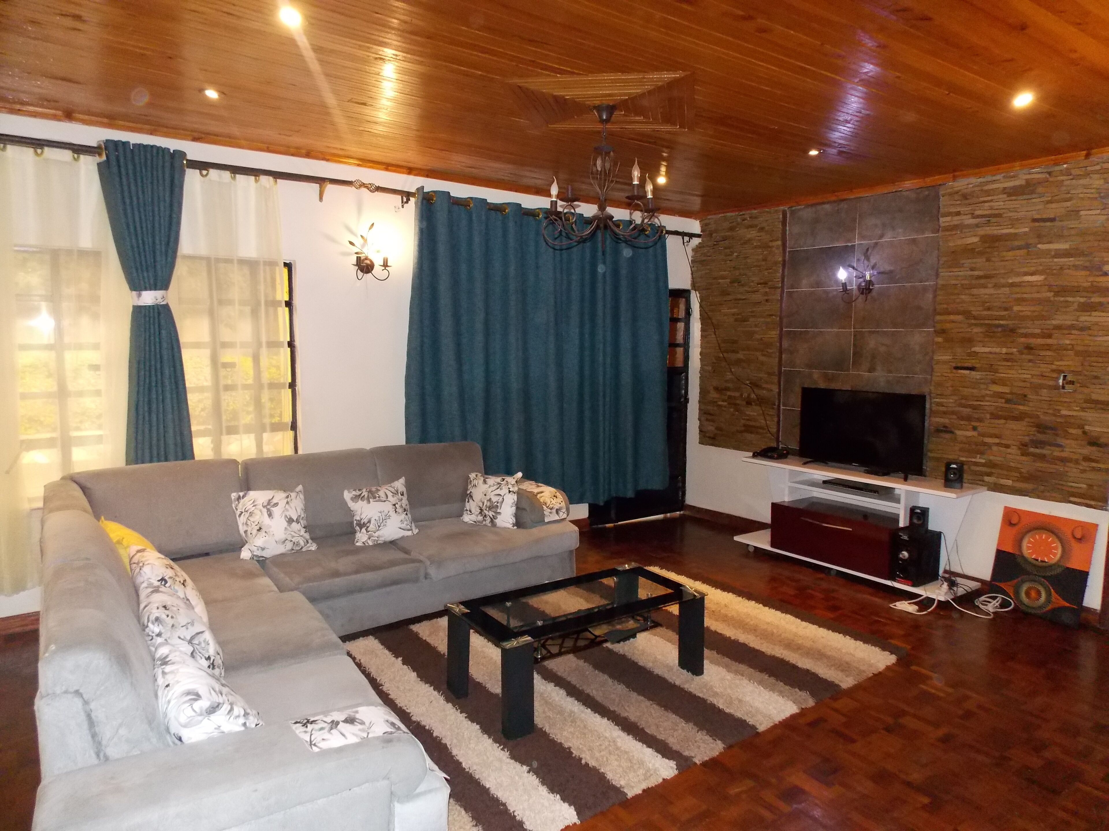 Villa | Living room | 30-inch TV with digital channels