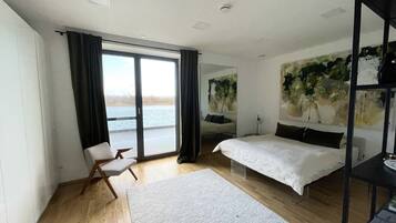 Deluxe Apartment, Accessible, River View | 1 bedroom