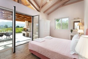 7 bedrooms, iron/ironing board, travel cot, free WiFi