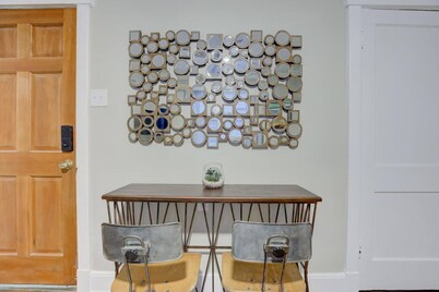 Cox B · Cooper Young Bungalow w/ all the Essentials!