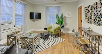 Cox B · Cooper Young Bungalow w/ all the Essentials!