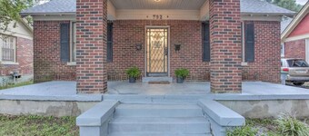 Cox B · Cooper Young Bungalow w/ all the Essentials!