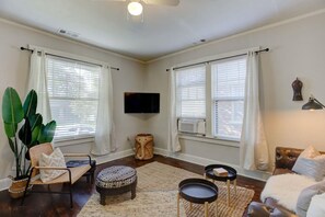 TV, Netflix, streaming services