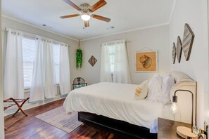 Unclassified image, 4 of 35, button