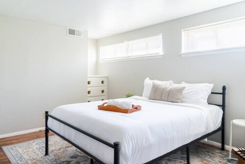 OKC 8 · Historic 1920`s Brick Beauty! In Medical District