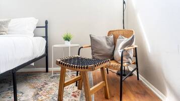 2 dormitoris, escriptori, planxa i posts de planxar i wifi gratuïta