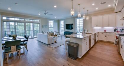 Park Place Condo - Book Now for Gameday!